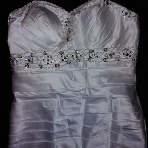 White Strapless mermaid wedding dress